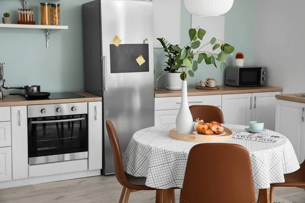 Interior Cozinha Moderna Elegante Com Mesa Jantar — Fotografia de Stock