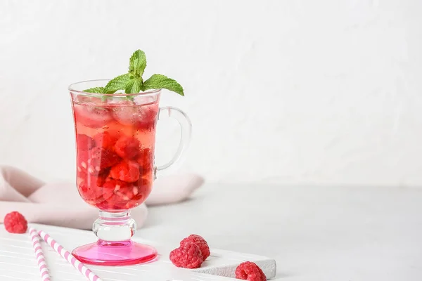 Xícara Chá Framboesa Fria Mesa — Fotografia de Stock