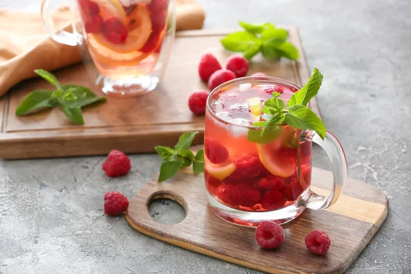 Cup Cold Raspberry Tea Grey Background — Stock Photo, Image