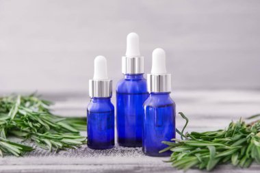 Masada biberiye yağı şişeleri