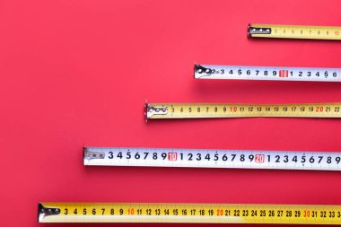 Renk arkaplanındaki bantlar ölçülüyor