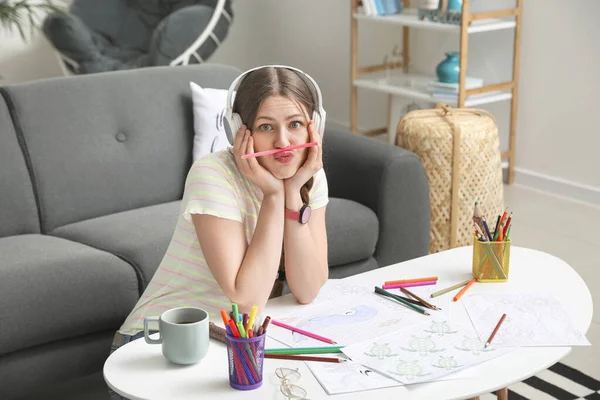 Funny Woman Coloring Picture Home — Stock Photo, Image