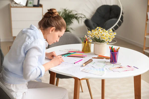 Young Woman Coloring Picture Home — Stock Photo, Image