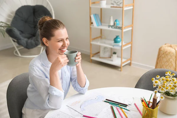 Young Woman Coloring Picture Home — Stock Photo, Image