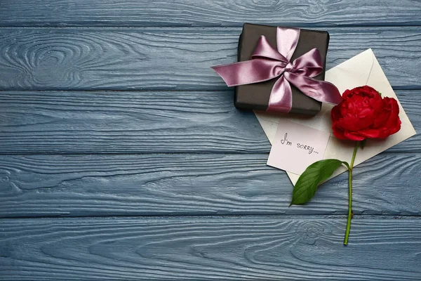 Confezione Regalo Lettera Con Testo Sorry Fondo Legno — Foto Stock