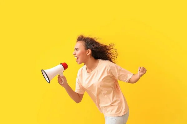 Angry Protesting African American Woman Megaphone Color Background — Stock Photo, Image