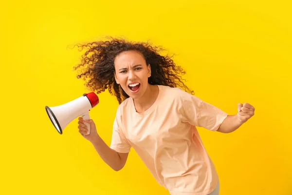 Angry Protesting African American Woman Megaphone Color Background — Stock Photo, Image