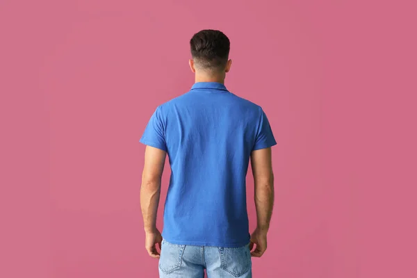 Giovane Uomo Elegante Shirt Sfondo Colore — Foto Stock