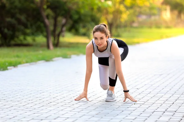 Jeune Femme Sportive Entraînant Plein Air — Photo