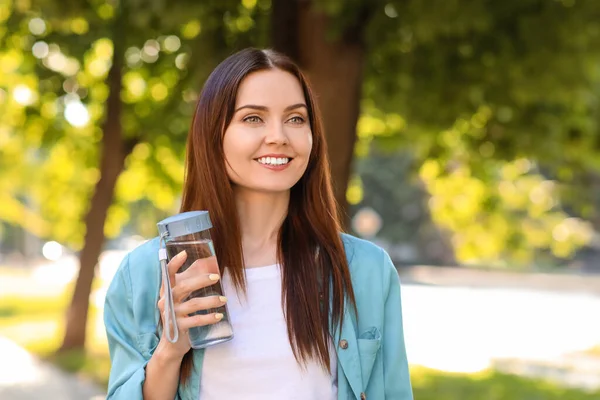 Young Woman Bottle Water Park — Stock Photo, Image