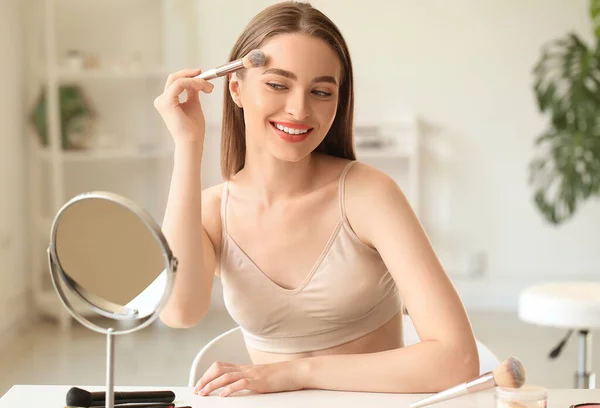 Young Woman Doing Makeup Home — Stock Photo, Image