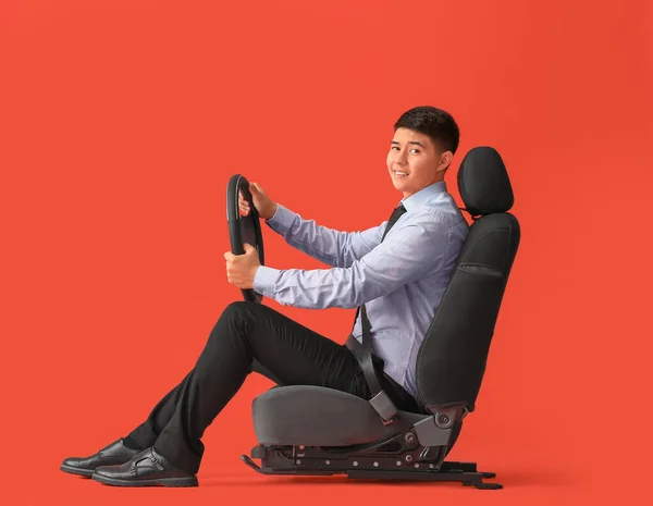 Ázsiai Üzletember Kormánykerékkel Kocsi Ülés Színnel Háttér — Stock Fotó