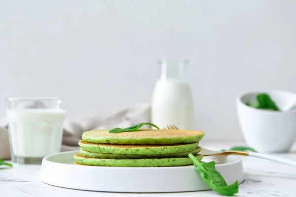 Plate Tasty Green Pancakes Table — Stock Photo, Image