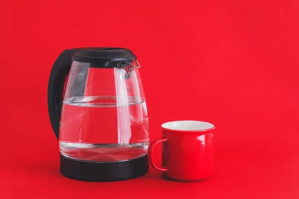 Электрический Чайник Чашкой Цветном Фоне — стоковое фото