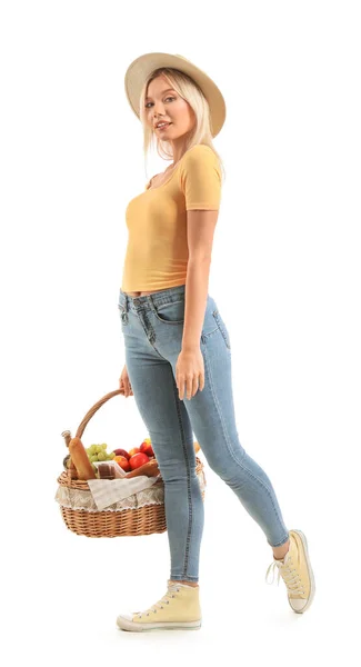Jonge Vrouw Met Eten Voor Picknick Mand Witte Achtergrond — Stockfoto