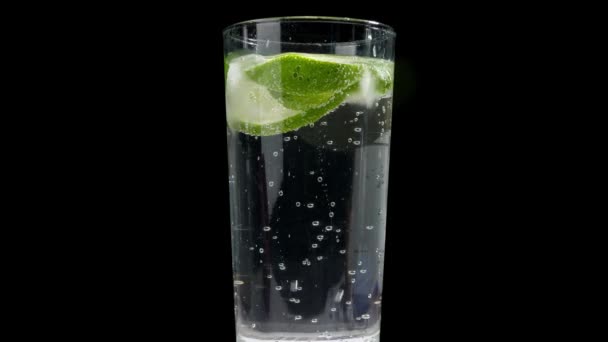 Verre Mojito Frais Sur Fond Sombre — Video