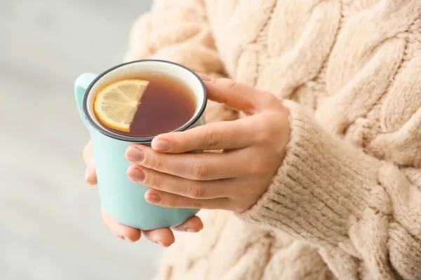 Woman Cup Hot Tea Home Closeup — Stock Photo, Image