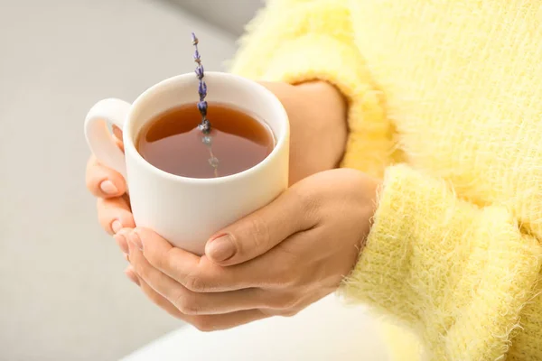 Woman Cup Hot Tea Home Closeup — Stock Photo, Image