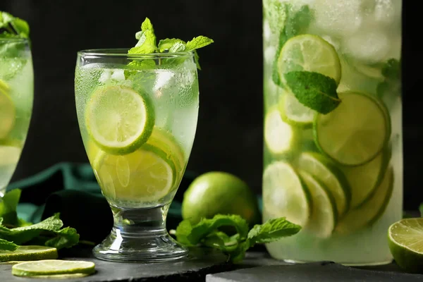 Artículos Vidrio Mojito Fresco Mesa — Foto de Stock