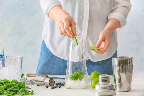 Woman Making Tasty Mojito Cocktail Table — Stock Photo, Image