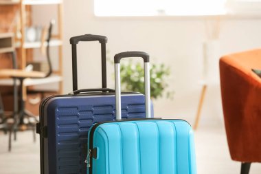 Evdeki bavulları topladım. Seyahat kavramı