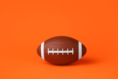 Renkli arkaplanda rugby topu