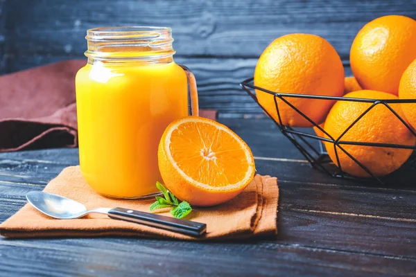 Mason Jar Fresh Orange Juice Table — Stock Photo, Image