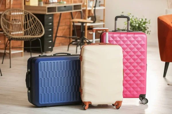 Packed Suitcases Home Travel Concept — Stock Photo, Image