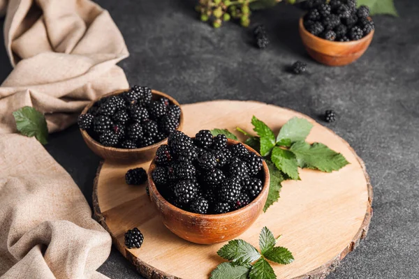 Ripe Blackberry Dark Background — Stock Photo, Image