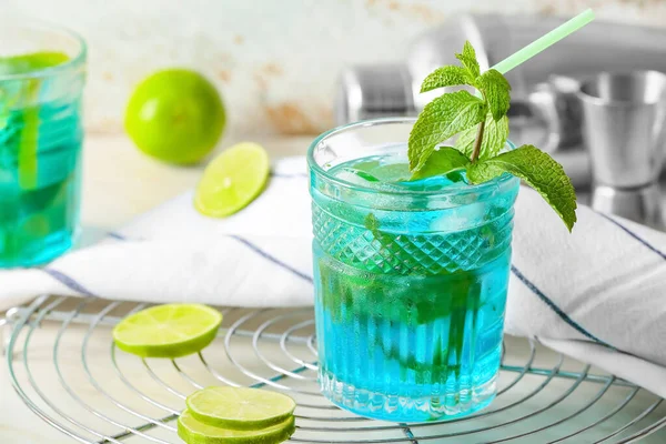 Glass Tasty Blue Mojito Cocktail Table — Stock Photo, Image