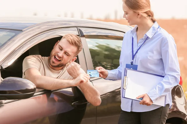 Man Getting Driver Licence Passing Test — Stock Photo, Image