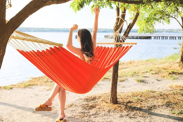 Young Woman Relaxing Hammock Outdoors — Stock Photo, Image