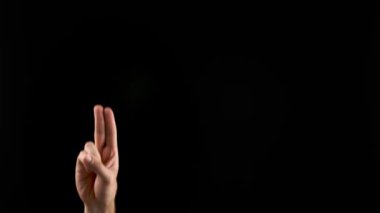 Karanlık arka planda 