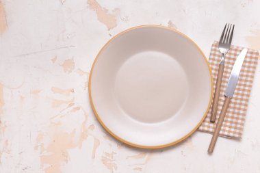 Işık arkaplanındaki basit tablo ayarı