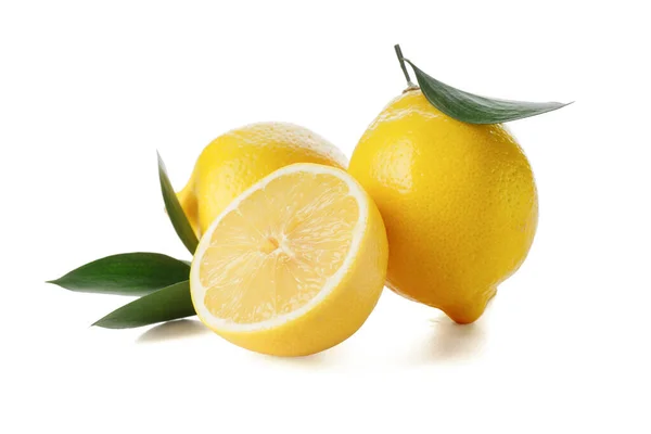 Beyaz Arka Planda Olgun Limonlar — Stok fotoğraf