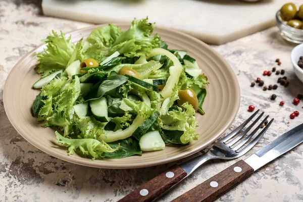 Plate Tasty Cucumber Salad Grey Background — Stock Photo, Image