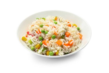 Beyaz arkaplanda lezzetli pilav tabağı