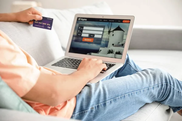 Man Laptop Booking Tickets Online Home — Stock Photo, Image