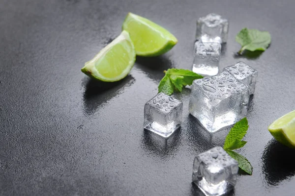 Ice Cubes Lime Mint Dark Background — Stock Photo, Image