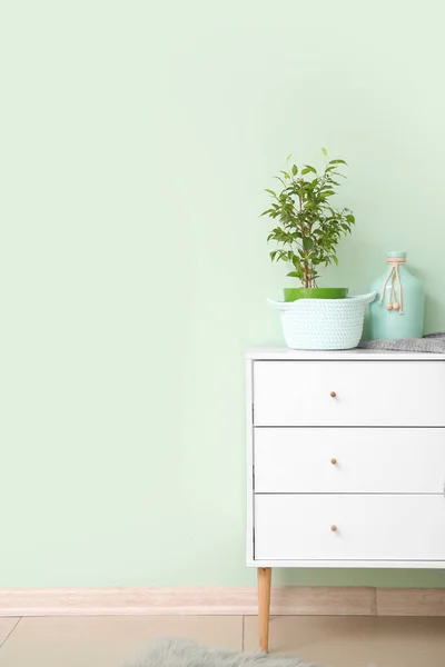 Chest Drawers Stylish Mint Wall Room — Stock Photo, Image