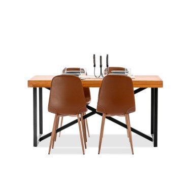 Masa ve sandalyeler beyaz arkaplanda