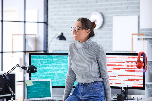 Portrait Female Programmer Office — Stock Photo, Image