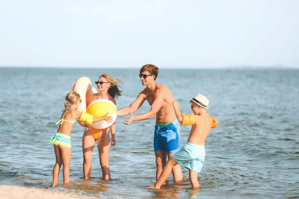 Lycklig Familj Havet Stranden Resort — Stockfoto