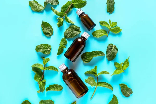 Aromatic Mint Essential Oil Color Background — Stock Photo, Image