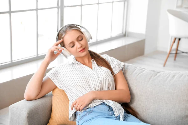 Sleepy Young Woman Listening Music Home — Stock Photo, Image