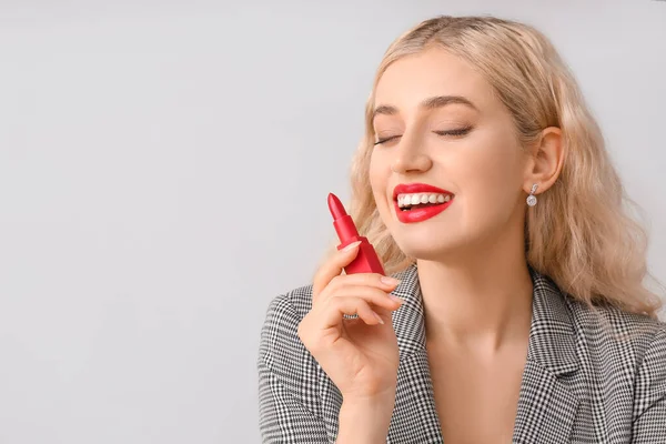 Beautiful Young Woman Bright Lipstick Grey Background — Stock Photo, Image