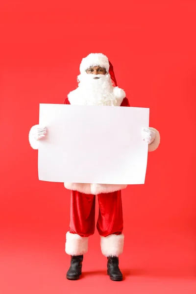 Papai Noel Afro Americano Com Cartaz Branco Sobre Fundo Cor — Fotografia de Stock