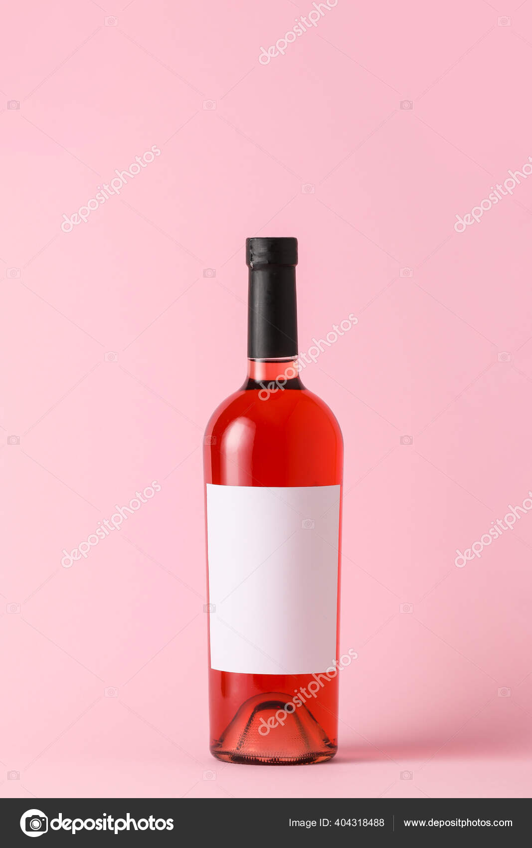 Bouteille De Vin Rouge Avec Une étiquette Vierge Pour La Marque