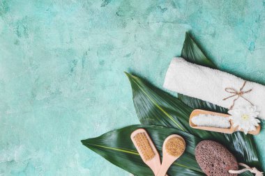 Renk arkaplanındaki güzel spa kompozisyonu