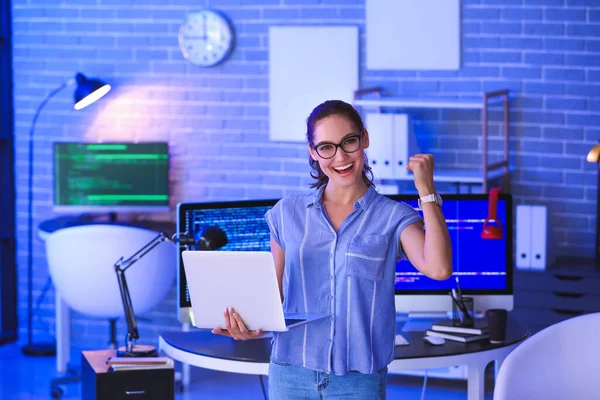 Female Programmer Office Night — Stock Photo, Image